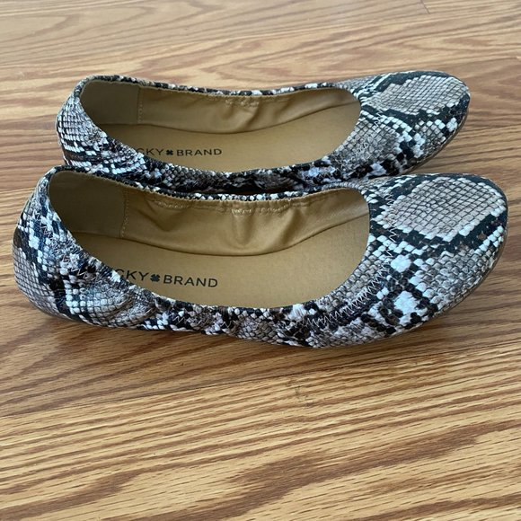 NEW Lucky Brand Erin Snakeskin Ballet Flats Round - Picture 10 of 10